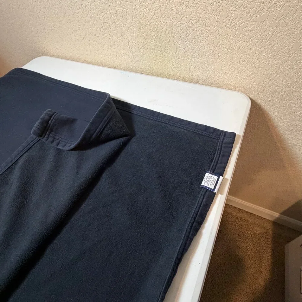 MV Sport‎ Notre Dame Black Fleece Throw Blanket Soft Warm Collegiate